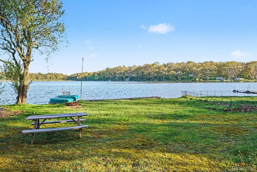 60800 Lilly Lake Drive Newberg Township MI 49061
