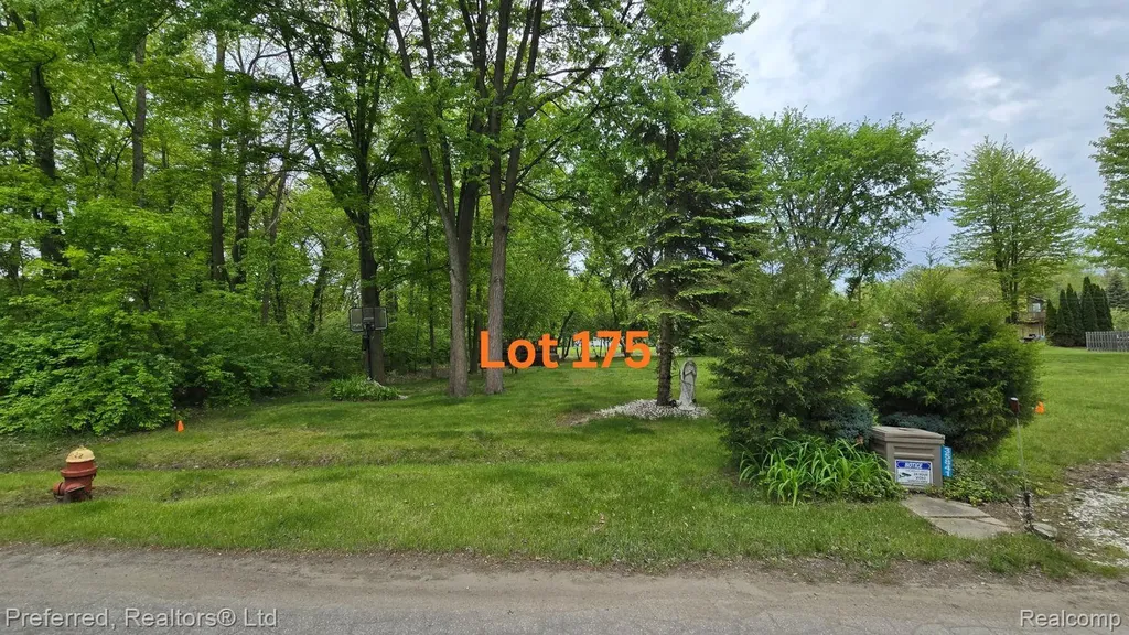 Vl (lot 175) Vinewood Romulus City MI 48174