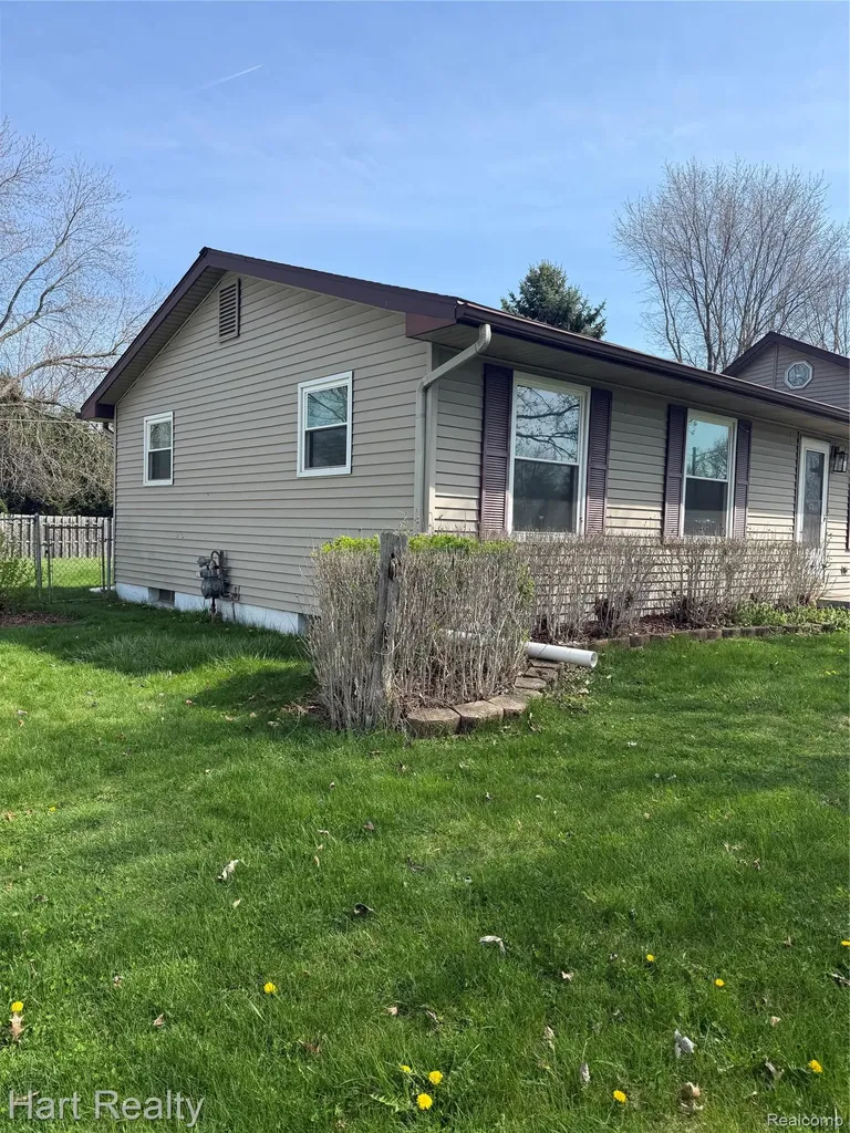 4094 3rd Street Brown City City MI 48416
