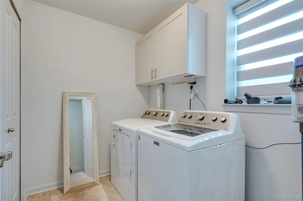 3211 Johanna Ware Wixom City MI 48393