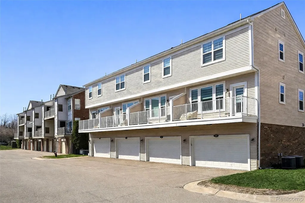 3211 Johanna Ware Wixom City MI 48393
