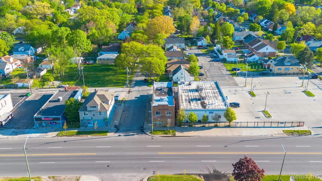 18648 W Warren Avenue Detroit City MI 48228