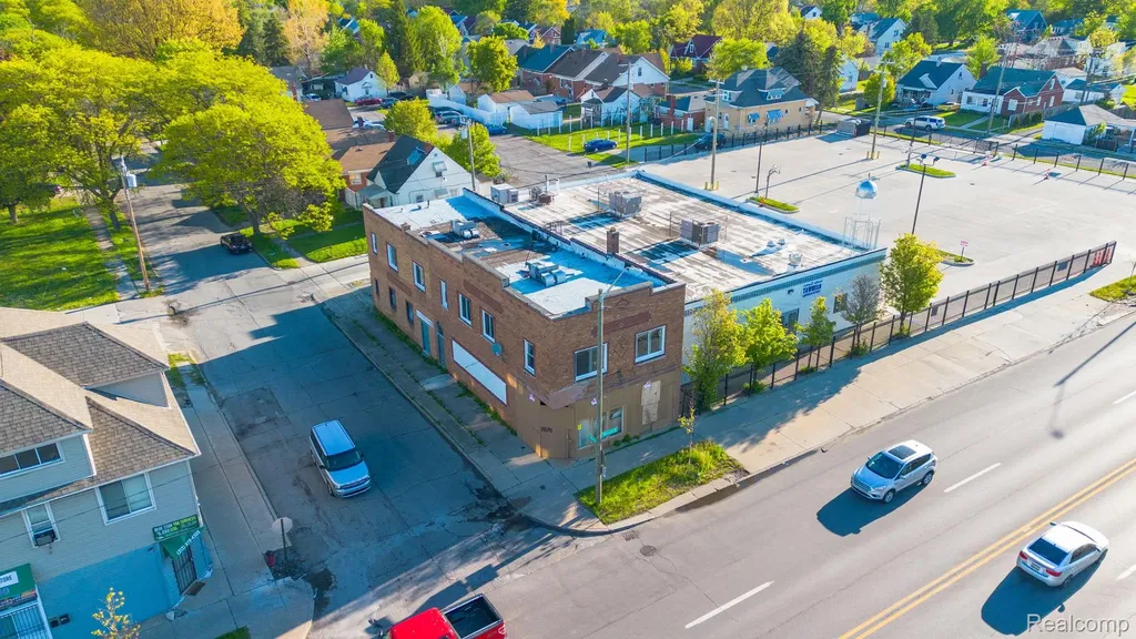 18648 W Warren Avenue Detroit City MI 48228
