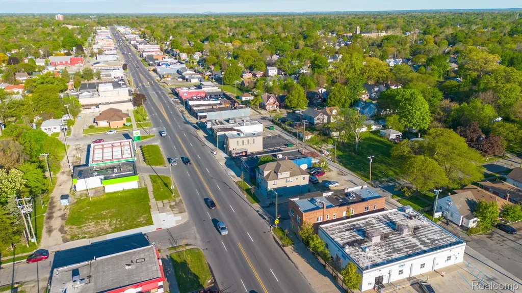 18648 W Warren Avenue Detroit City MI 48228