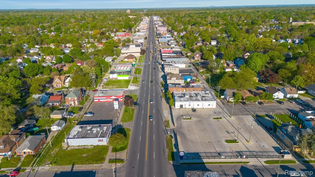 18648 W Warren Avenue Detroit City MI 48228