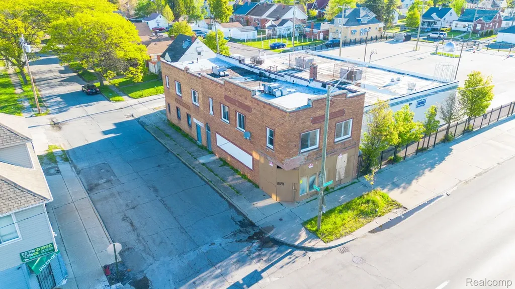 18648 W Warren Avenue Detroit City MI 48228