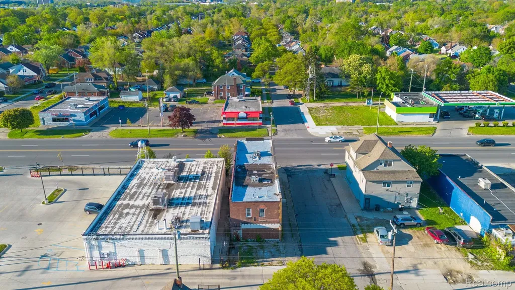 18648 W Warren Avenue Detroit City MI 48228