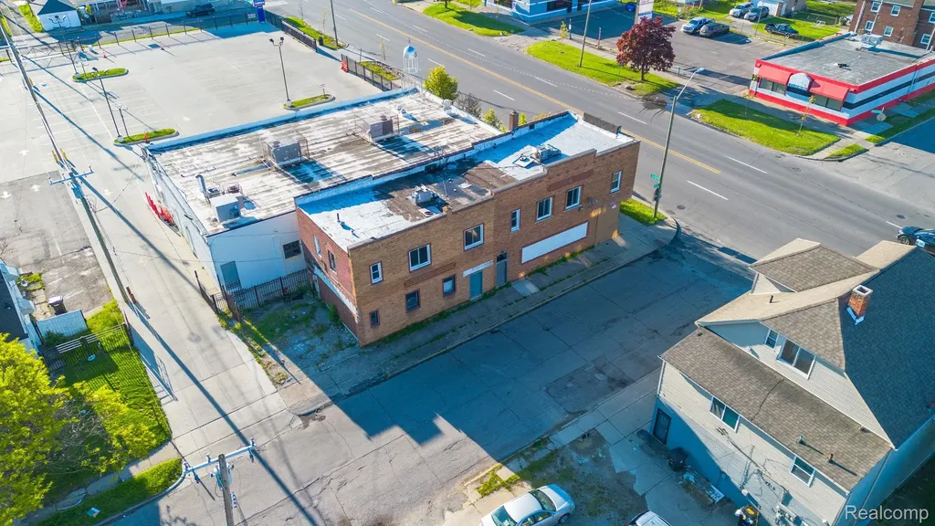 18648 W Warren Avenue Detroit City MI 48228