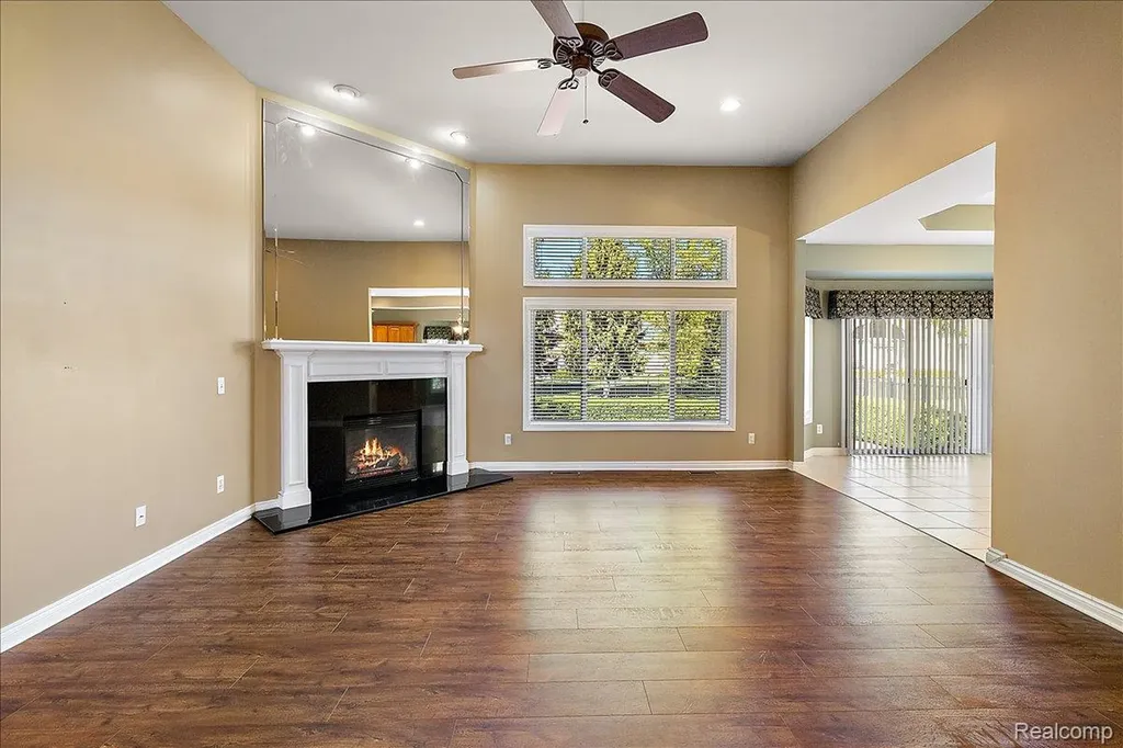 49763 Decker Drive Shelby Charter Township MI 48317