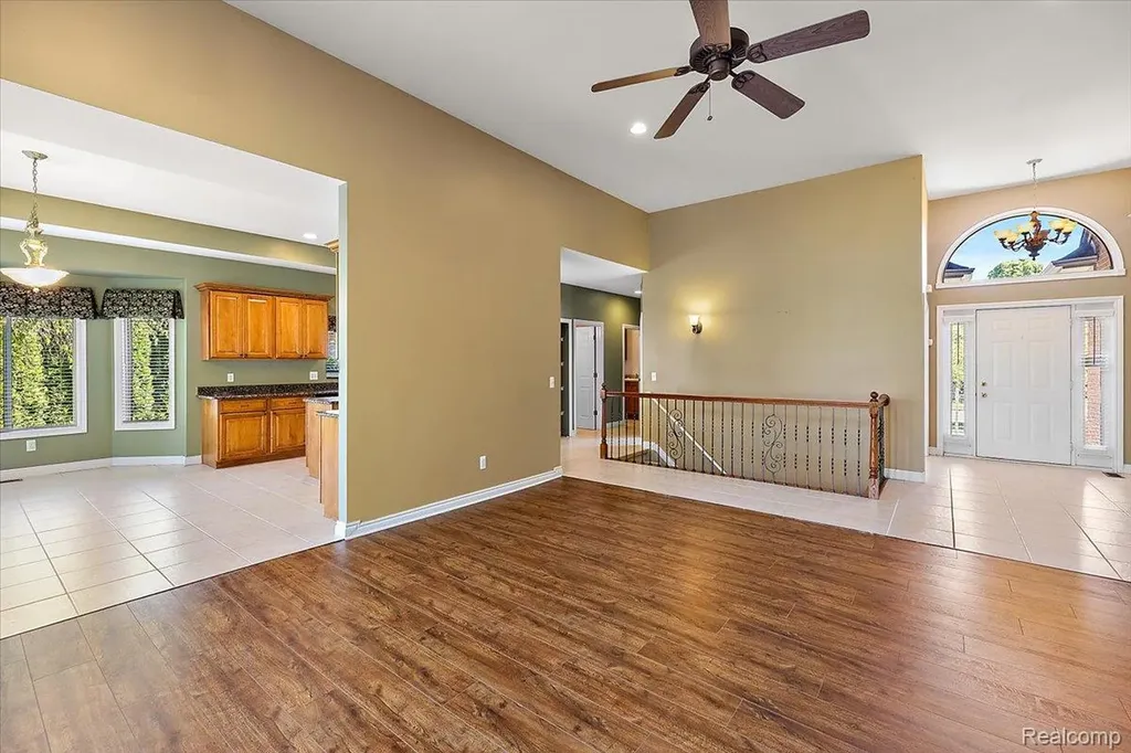 49763 Decker Drive Shelby Charter Township MI 48317