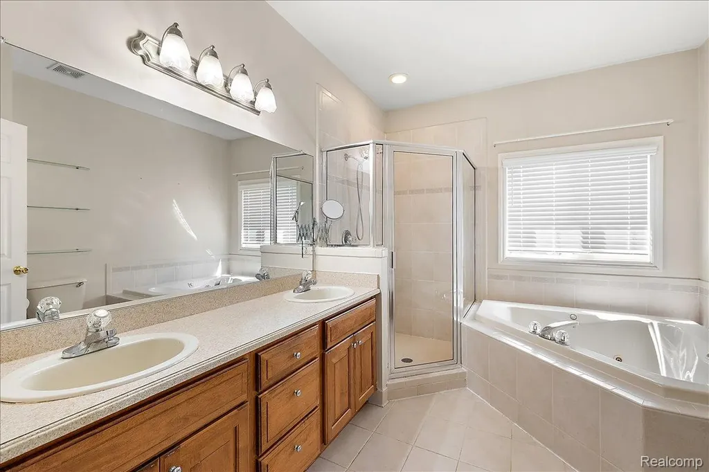 49763 Decker Drive Shelby Charter Township MI 48317