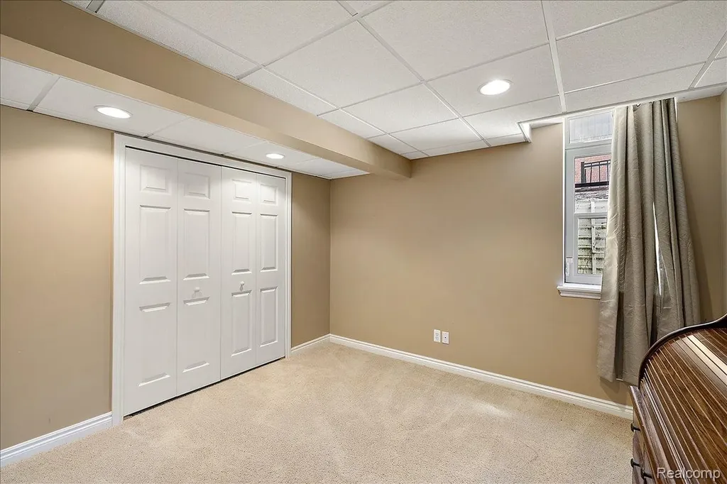 49763 Decker Drive Shelby Charter Township MI 48317