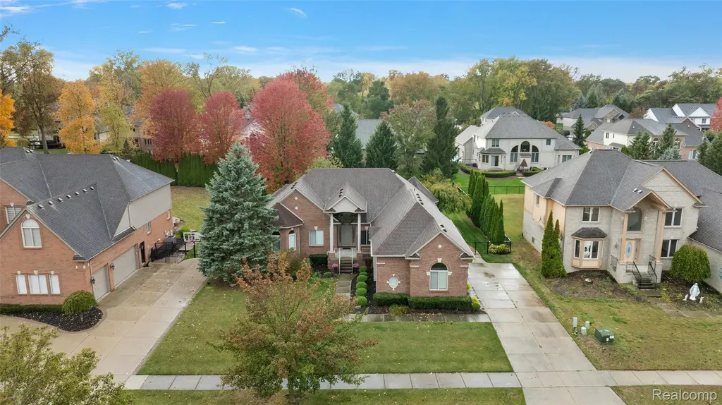 49763 Decker Drive Shelby Charter Township MI 48317