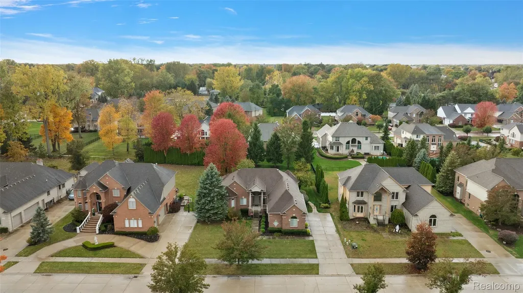 49763 Decker Drive Shelby Charter Township MI 48317