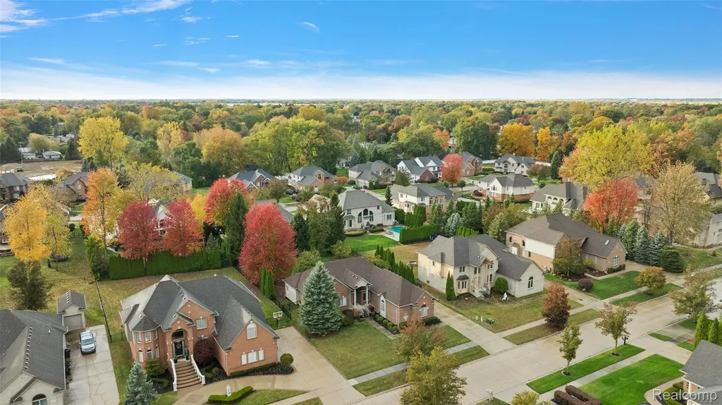 49763 Decker Drive Shelby Charter Township MI 48317
