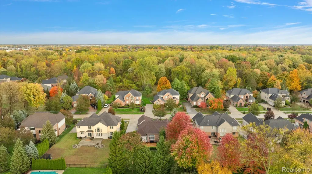 49763 Decker Drive Shelby Charter Township MI 48317