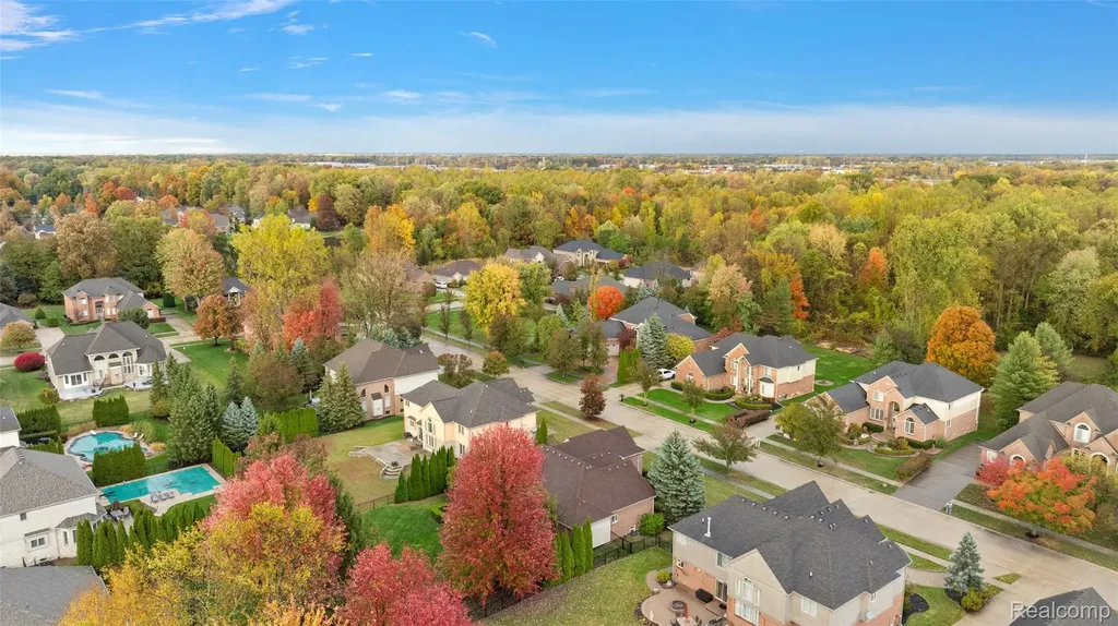 49763 Decker Drive Shelby Charter Township MI 48317