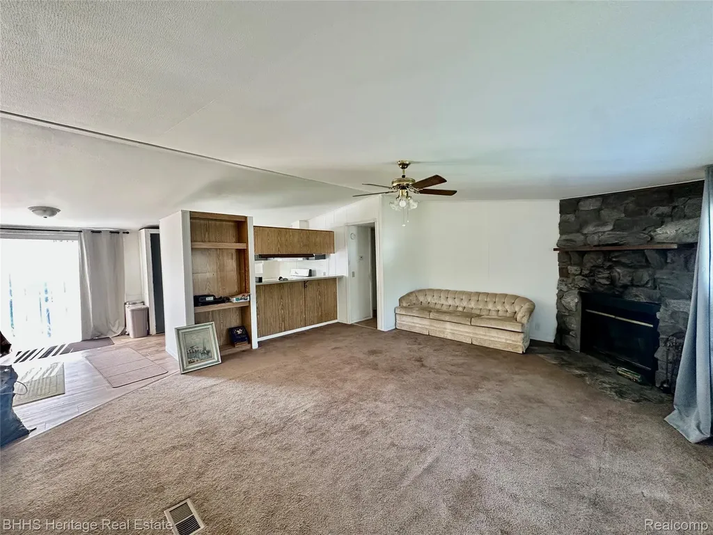 823 Linden Handy Township MI 48836