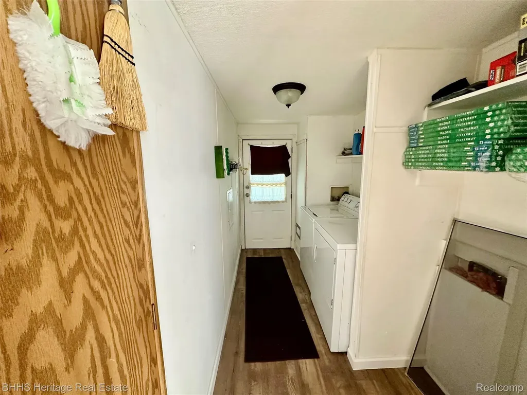 823 Linden Handy Township MI 48836