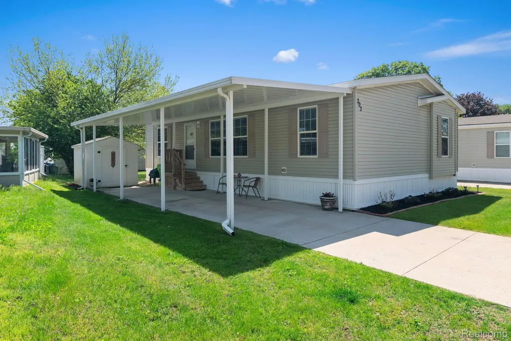 303 Toucan Street Rochester Hills City MI 48309