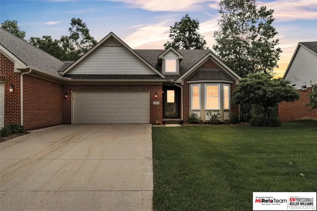 1909 Egret Pointe Genoa Township MI 48843