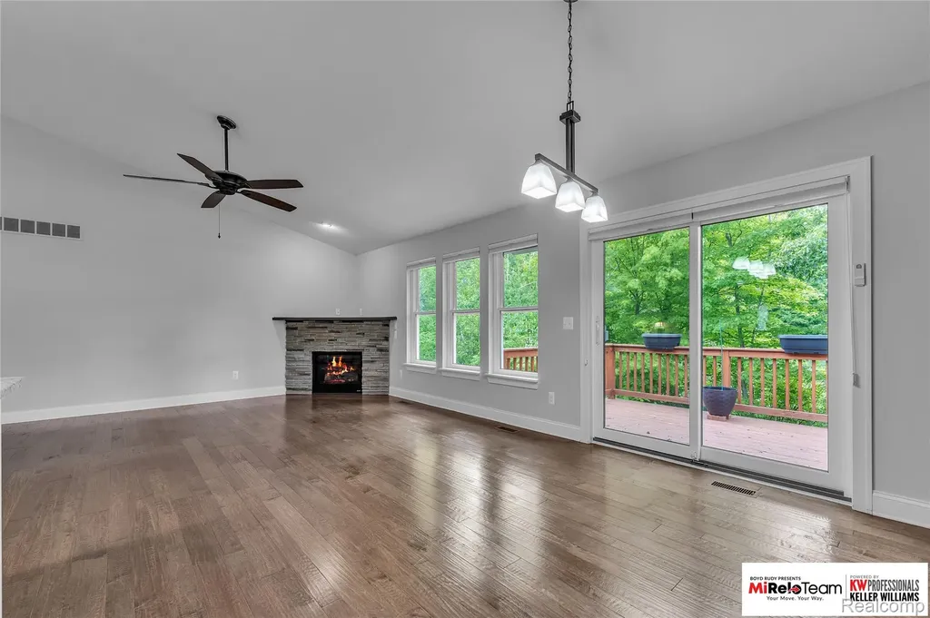 1909 Egret Pointe Genoa Township MI 48843
