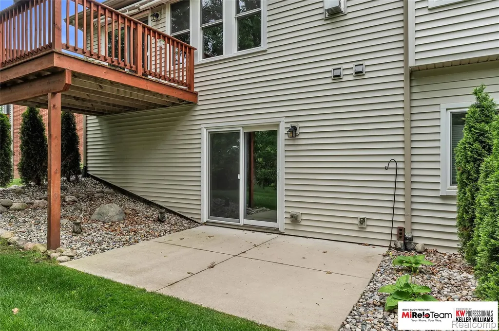 1909 Egret Pointe Genoa Township MI 48843