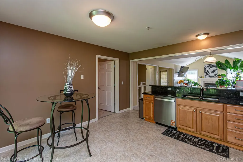 28569 Carlton Way Drive Novi City MI 48377