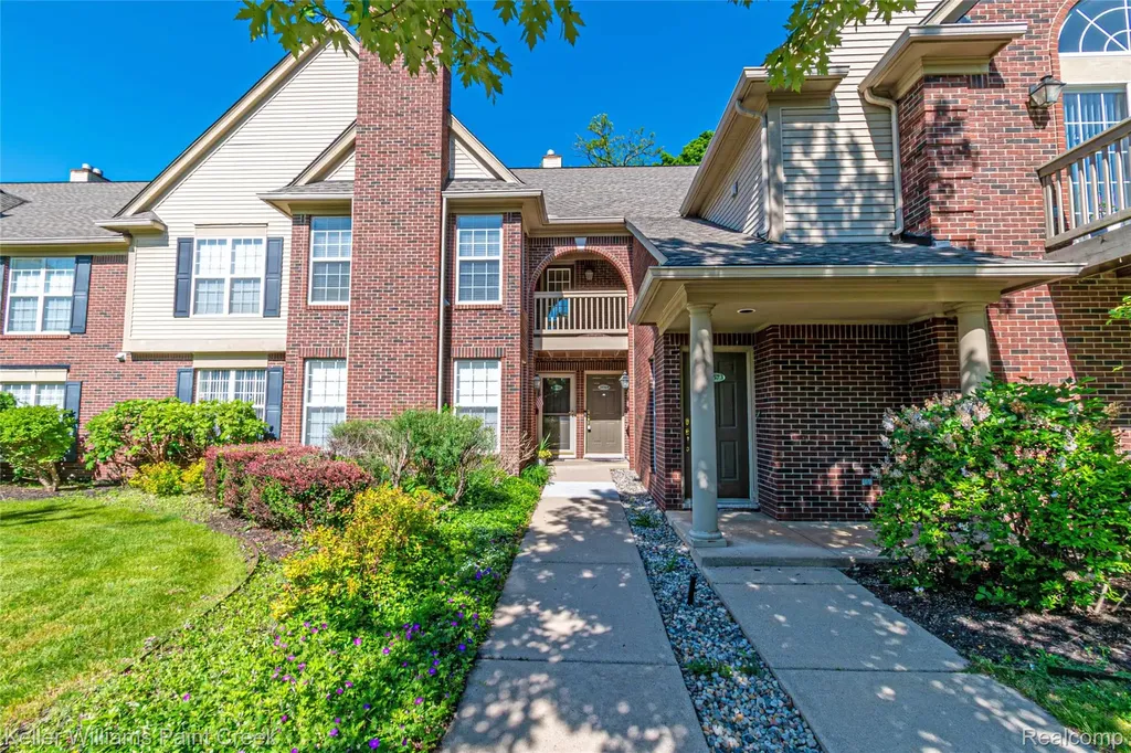 28569 Carlton Way Drive Novi City MI 48377