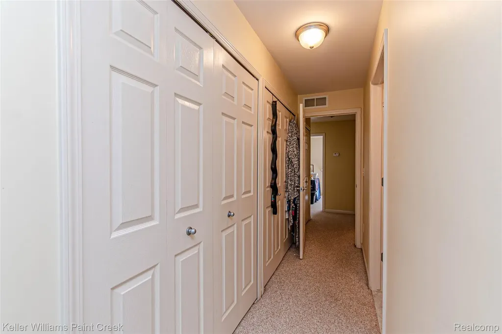 28569 Carlton Way Drive Novi City MI 48377