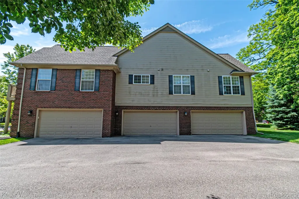 28569 Carlton Way Drive Novi City MI 48377