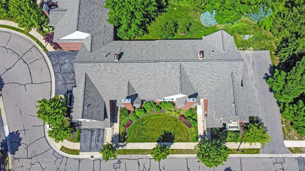 28569 Carlton Way Drive Novi City MI 48377