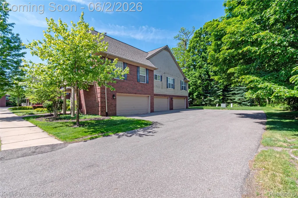 28569 Carlton Way Drive Novi City MI 48377