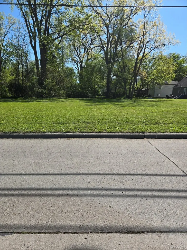 5133 Admiral Street Westland City MI 48186