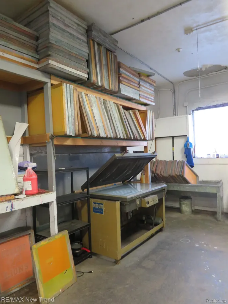 26114 W 6 Mile Road Redford Charter Township MI 48240