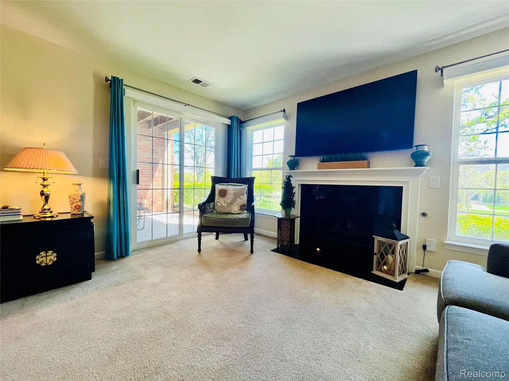 3624 N Oakmonte Boulevard Oakland Charter Township MI 48306