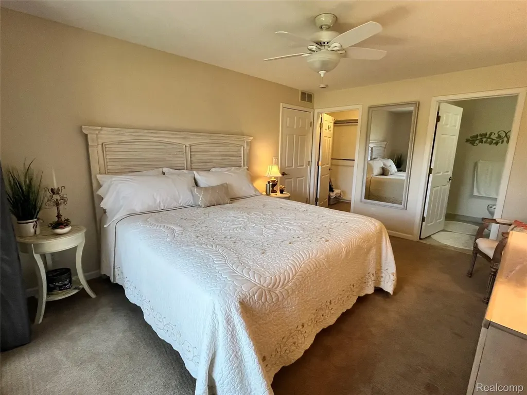 3624 N Oakmonte Boulevard Oakland Charter Township MI 48306