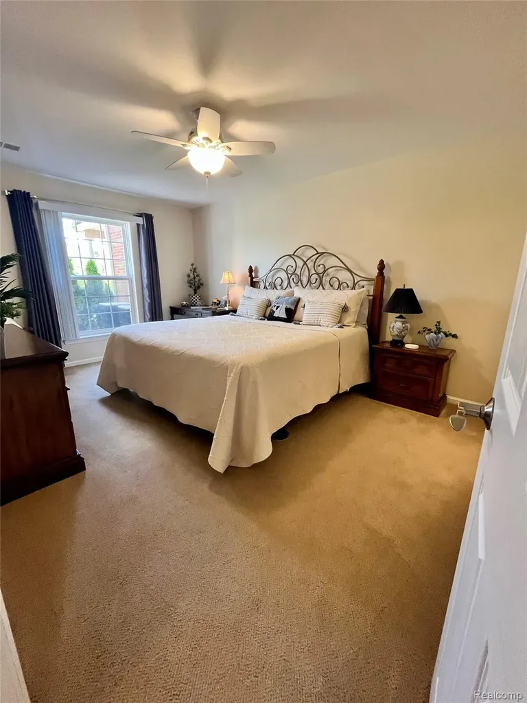 3624 N Oakmonte Boulevard Oakland Charter Township MI 48306