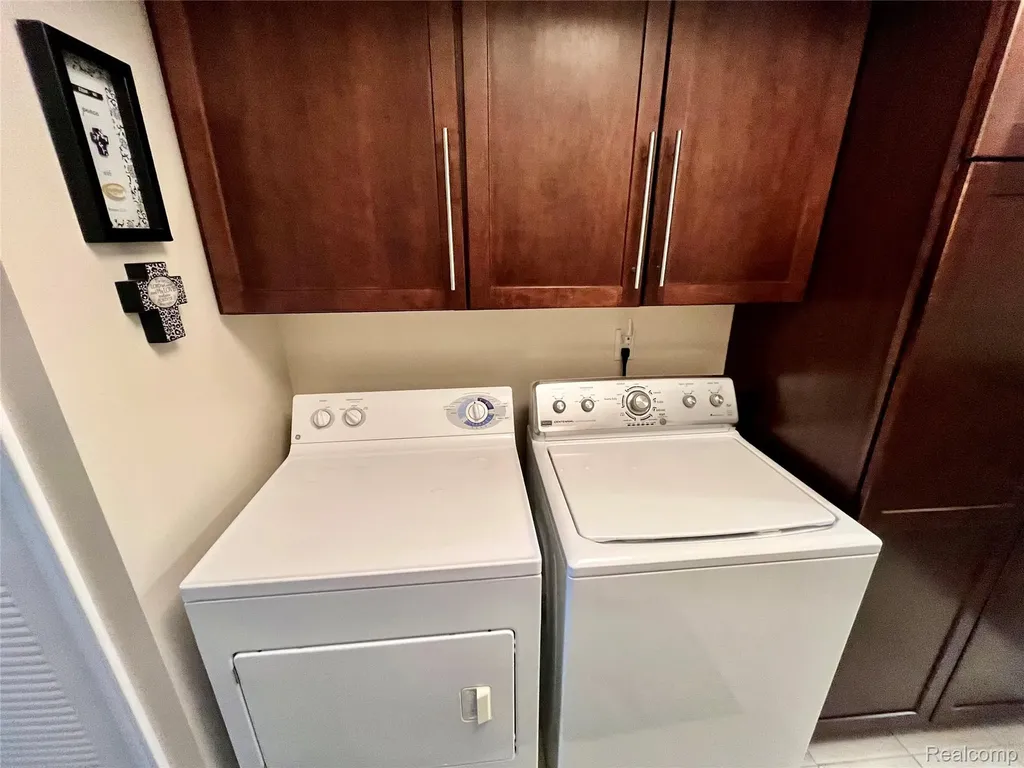 3624 N Oakmonte Boulevard Oakland Charter Township MI 48306
