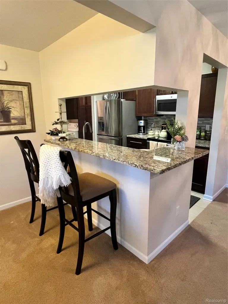 3624 N Oakmonte Boulevard Oakland Charter Township MI 48306