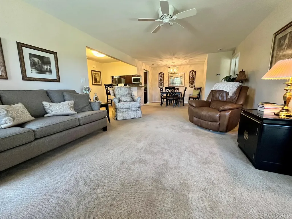3624 N Oakmonte Boulevard Oakland Charter Township MI 48306