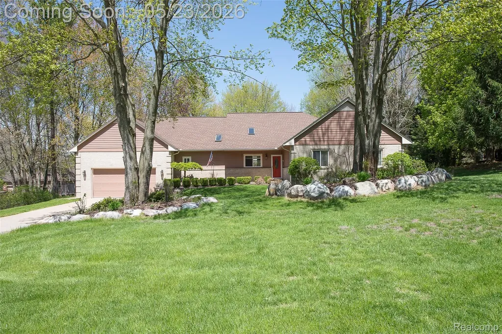 6093 Rosewood Parkway White Lake Charter Township MI 48383