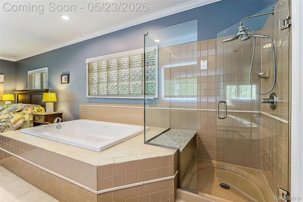 6093 Rosewood Parkway White Lake Charter Township MI 48383