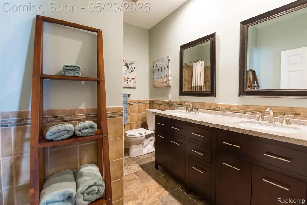6093 Rosewood Parkway White Lake Charter Township MI 48383