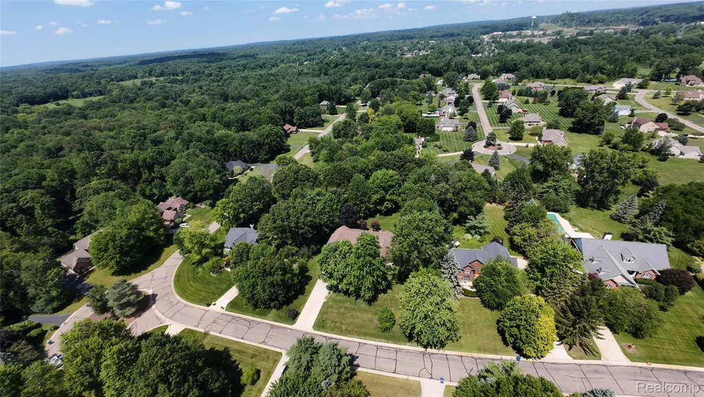 6093 Rosewood Parkway White Lake Charter Township MI 48383