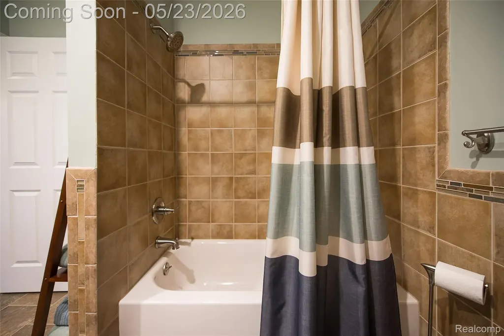 6093 Rosewood Parkway White Lake Charter Township MI 48383