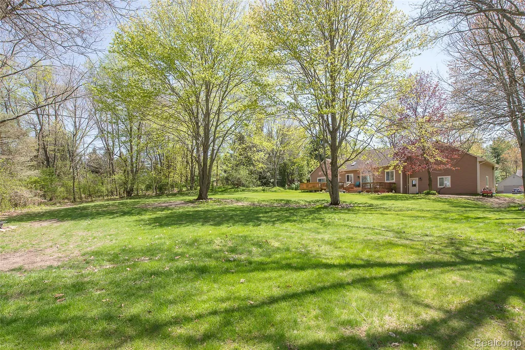6093 Rosewood Parkway White Lake Charter Township MI 48383