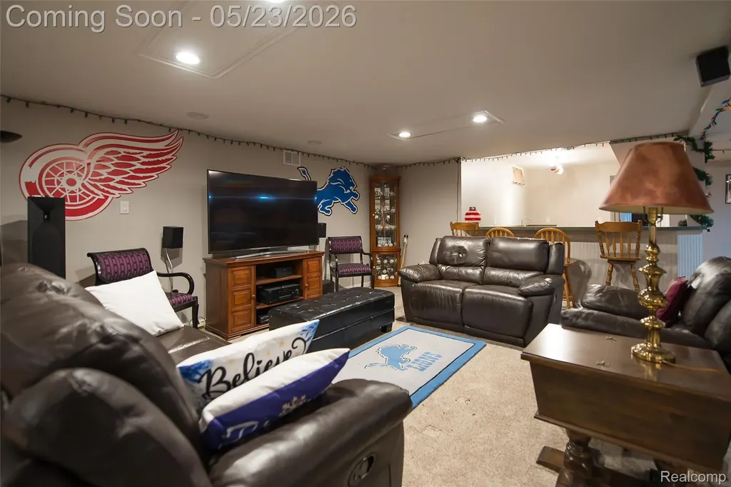 6093 Rosewood Parkway White Lake Charter Township MI 48383