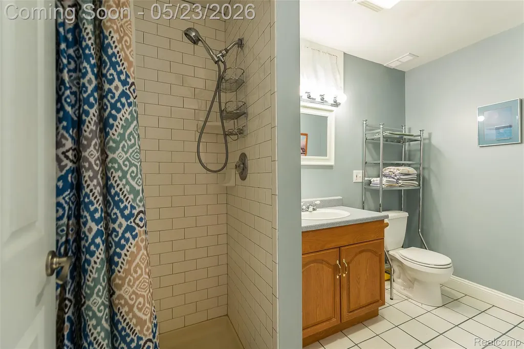 6093 Rosewood Parkway White Lake Charter Township MI 48383