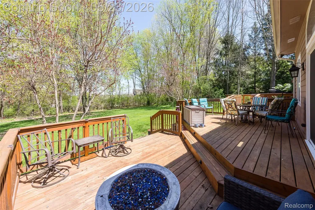 6093 Rosewood Parkway White Lake Charter Township MI 48383
